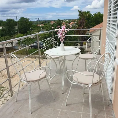 Nella Apartament
